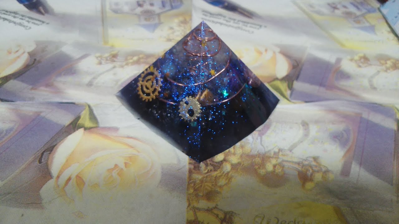 2液性ﾚｼﾞﾝ　　宇宙のオルゴナイト作るよ(´▽`)ノ　resin
