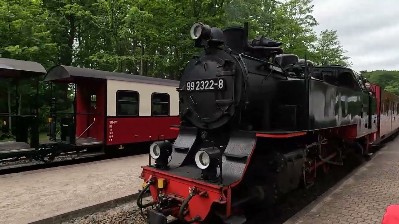 Bäderbahn Molli, Schmalspurbahn, Fahrt von Heiligendamm nach Bad Doberan und zurück. Aufnahme in 4K.