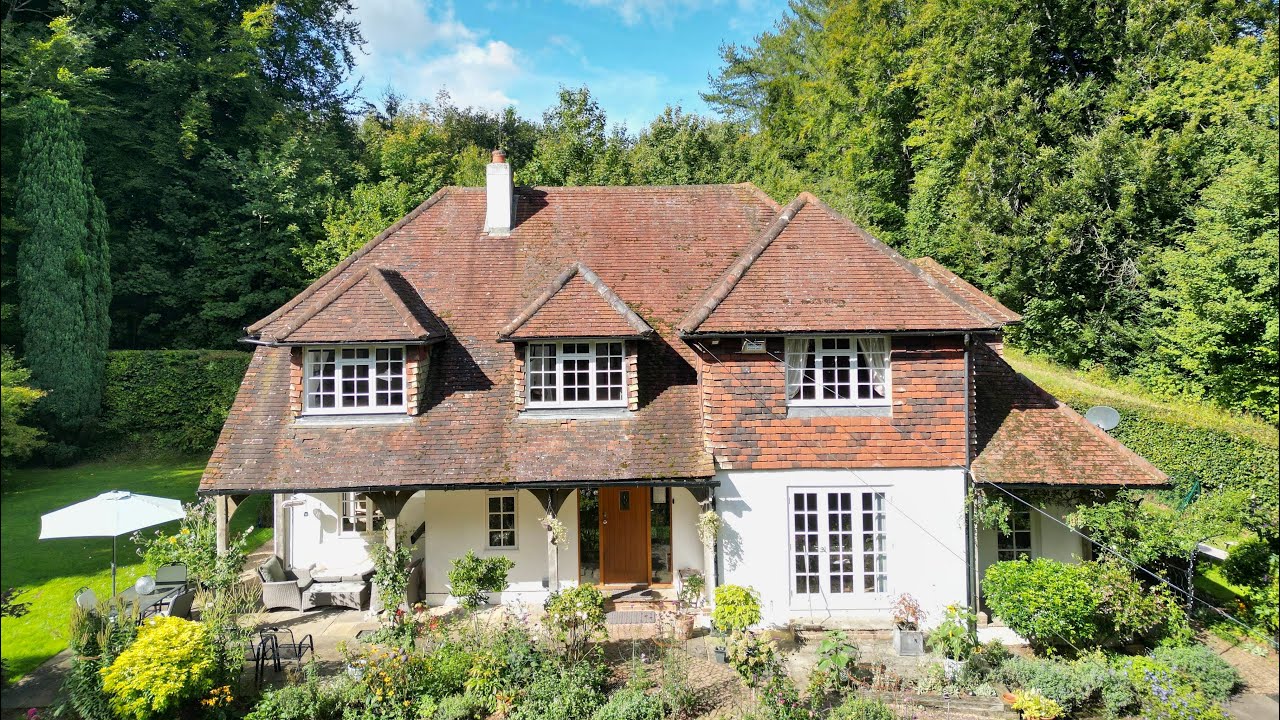 Forest Lodge - East Horsley