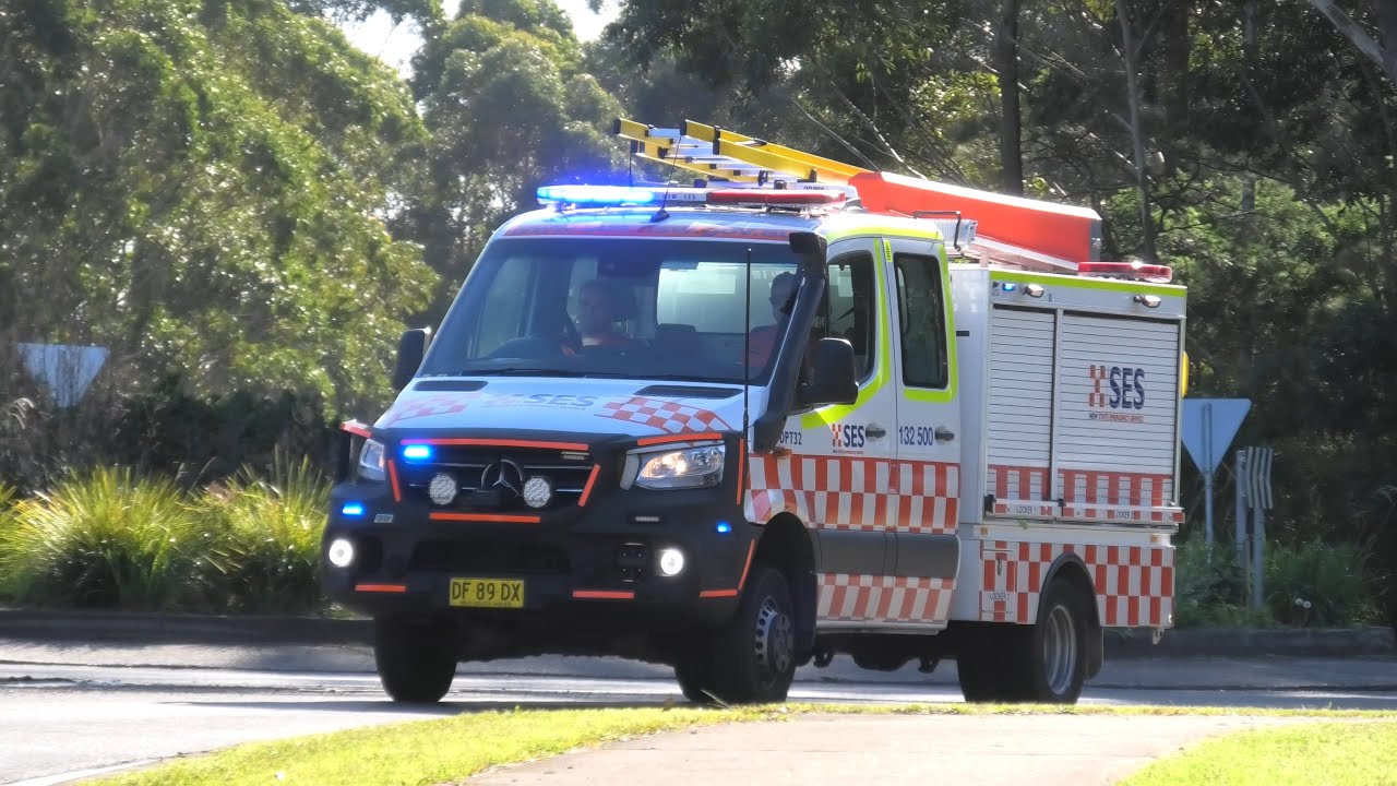 [NSW SES] Dapto 32 Light Storm Responding to a Vertical Rescue + more