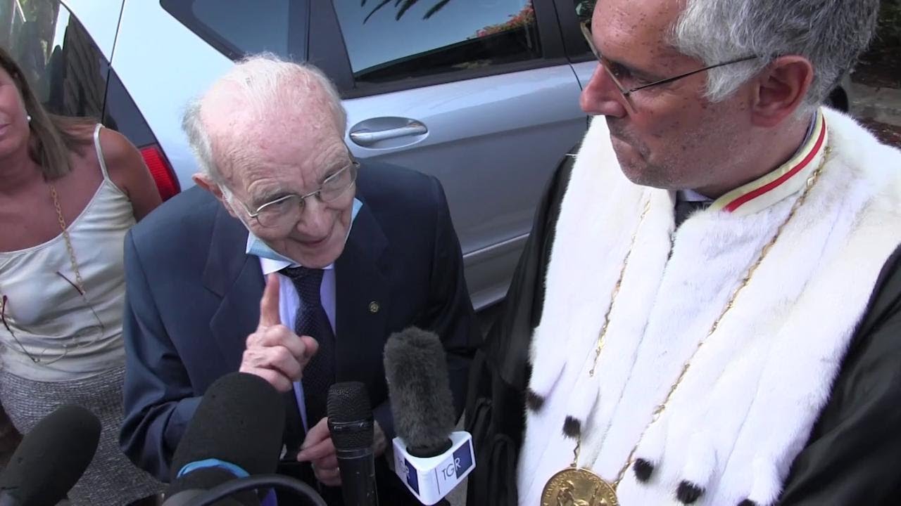 Palermo, si laurea a 97 anni con 110 e lode: 