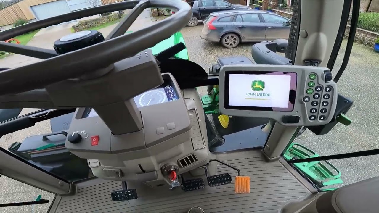 John Deere 6115M