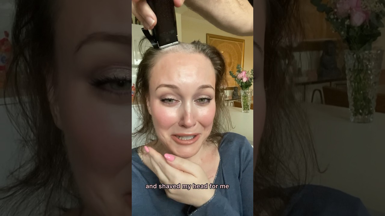 Брею голову во время химиотерапии рака груди #ракгруди #выживаясракгруди #розоваялента
