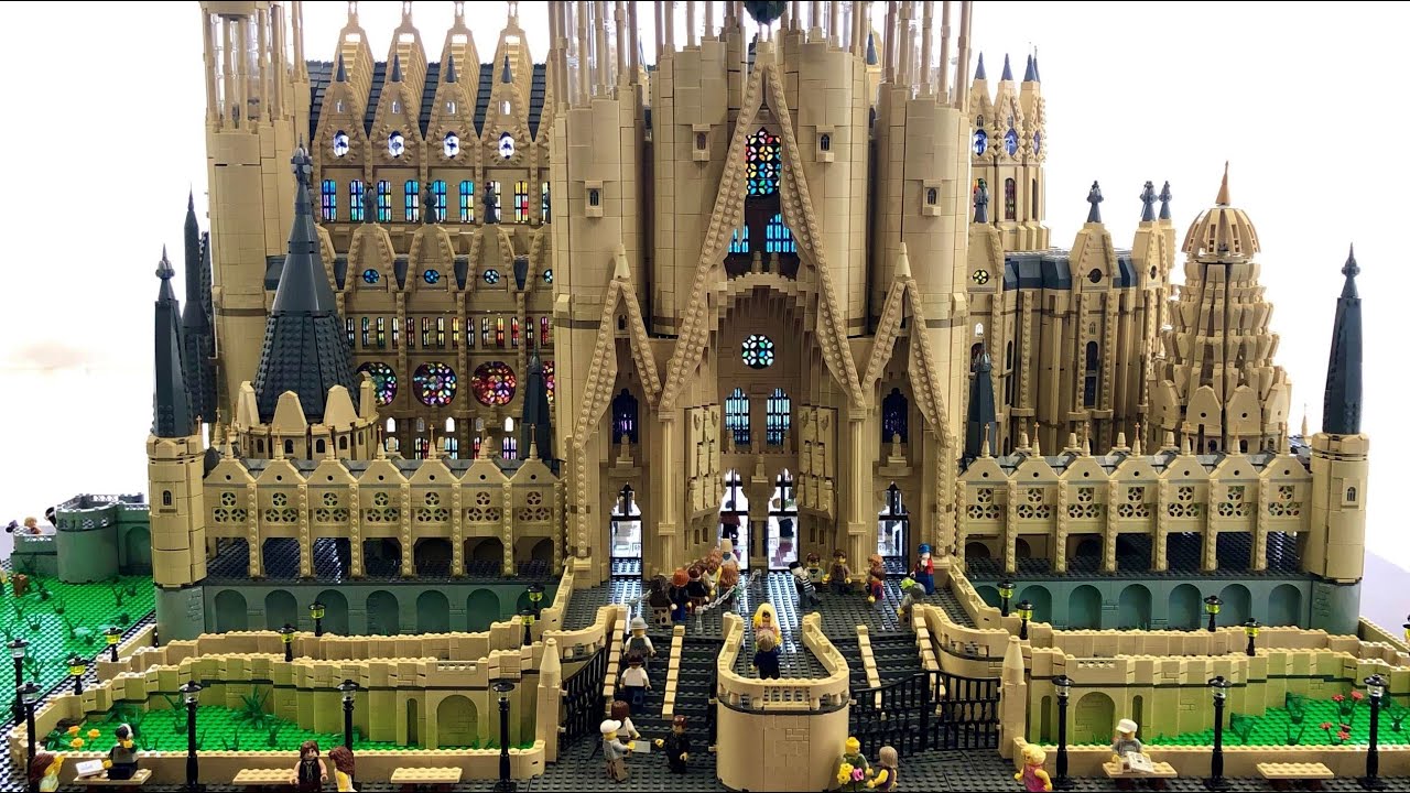 LEGO La Sagrada Familia MOC
