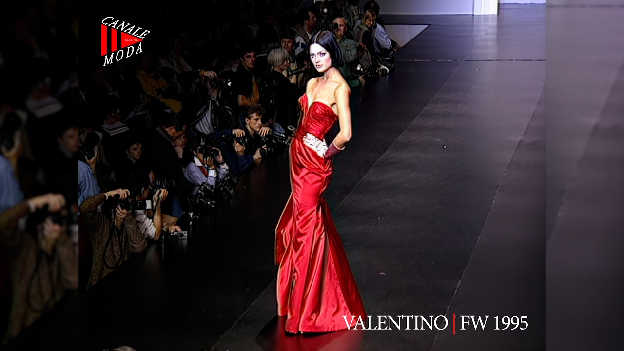 VALENTINO Fall Winter 1995 Paris 4K - Canale Moda