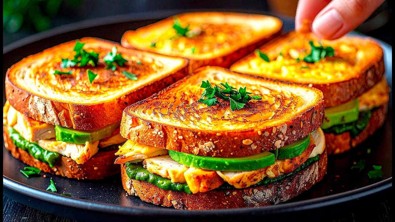 Новый рецепт тостов с яйцом за 5 минут – вкусный вариант завтрака на каждый день дома.