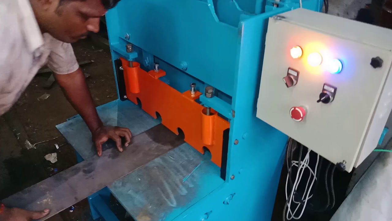 Hydraulic shearing machine