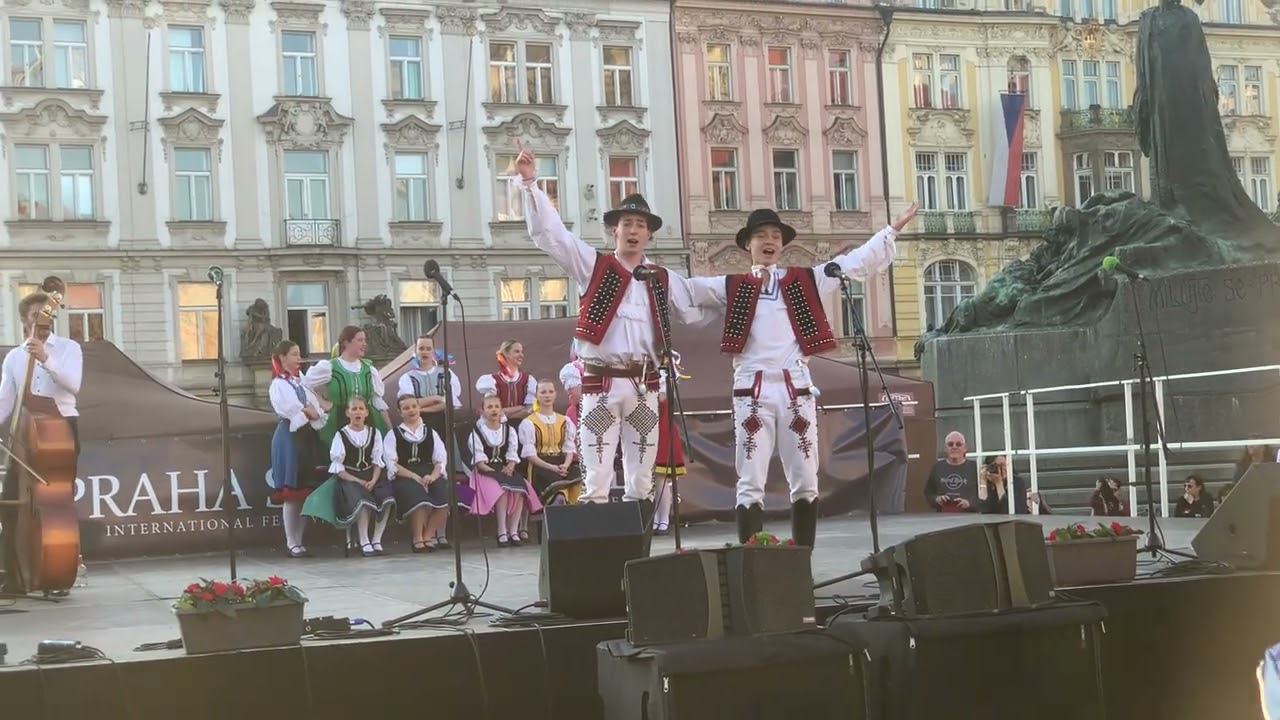 DFS Limborka Tance zo Zemplína, Karička, Verbung, čardáš Praha srdce národů 2023