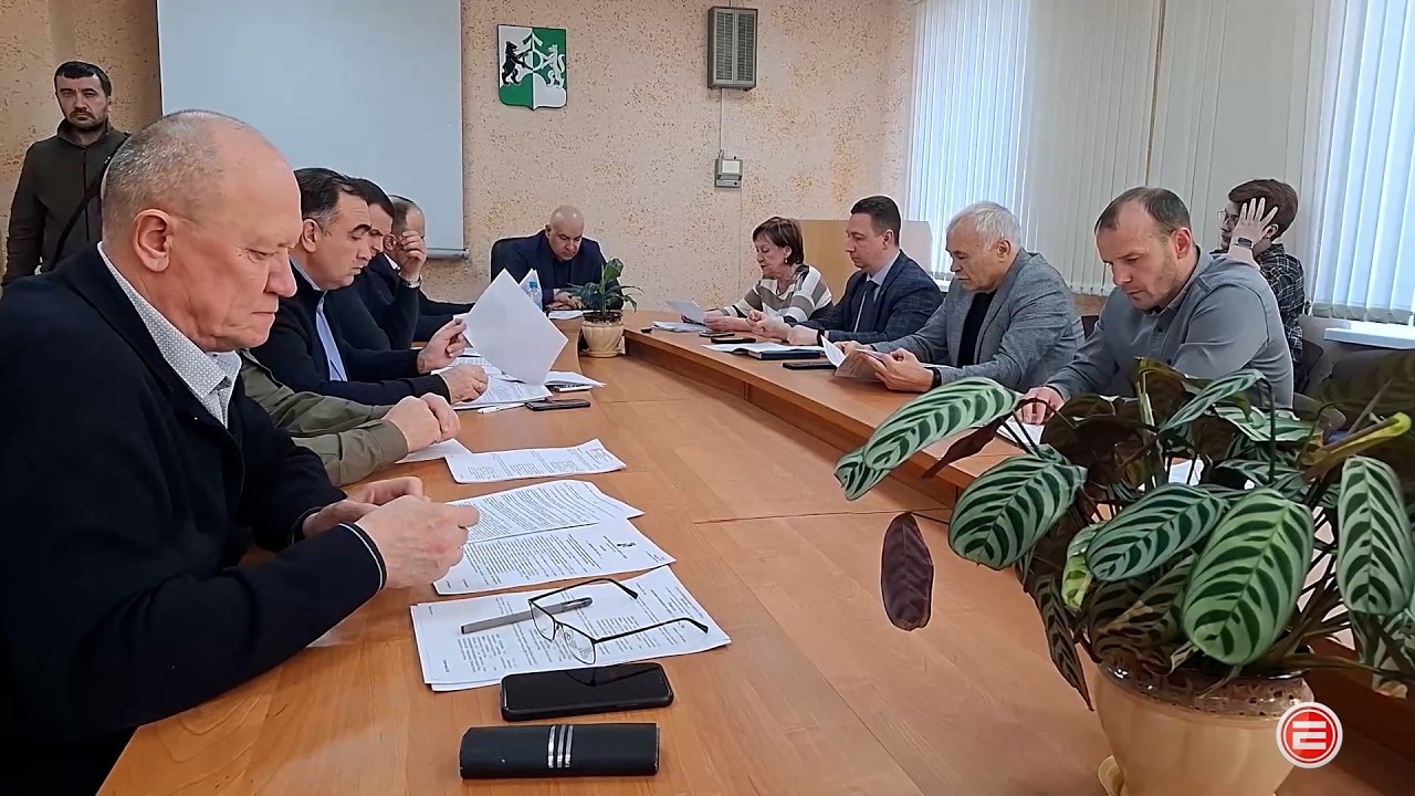 Только цветочки, капремонт будет потом. Депутатская комиссия одобрила корректировку бюджета Ревды