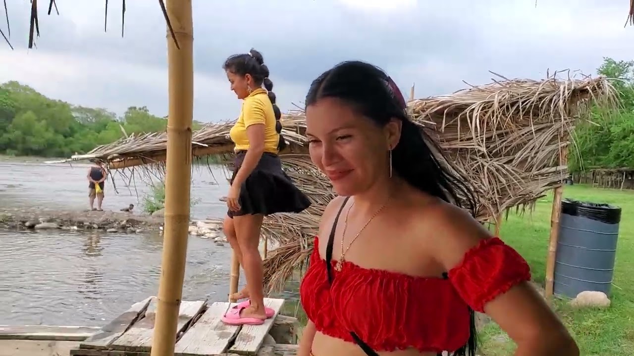 Jessica Guardado no se dio cuenta que había viento en el rio - Se trajo una Falda / Wendy Hermosa