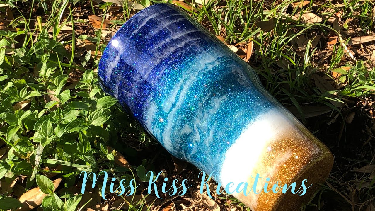 Glittered Beach Tumbler Tutorial