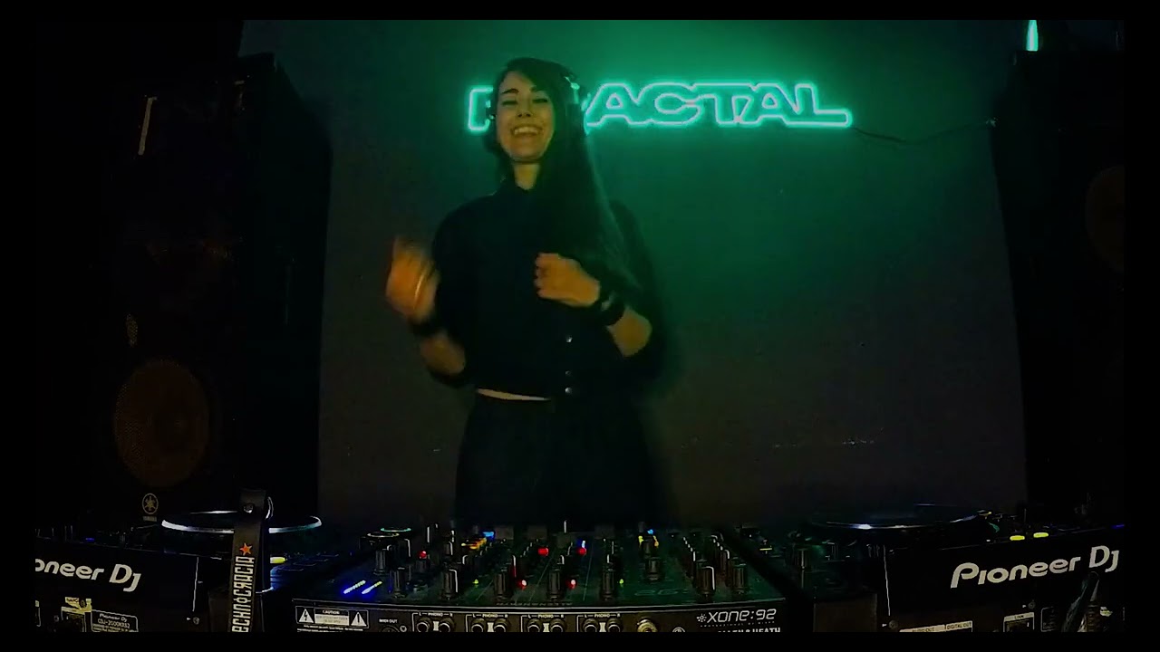 ZAFIRA ARION @ MINAU RADIO x TCQ //  #dj #techno  #groove