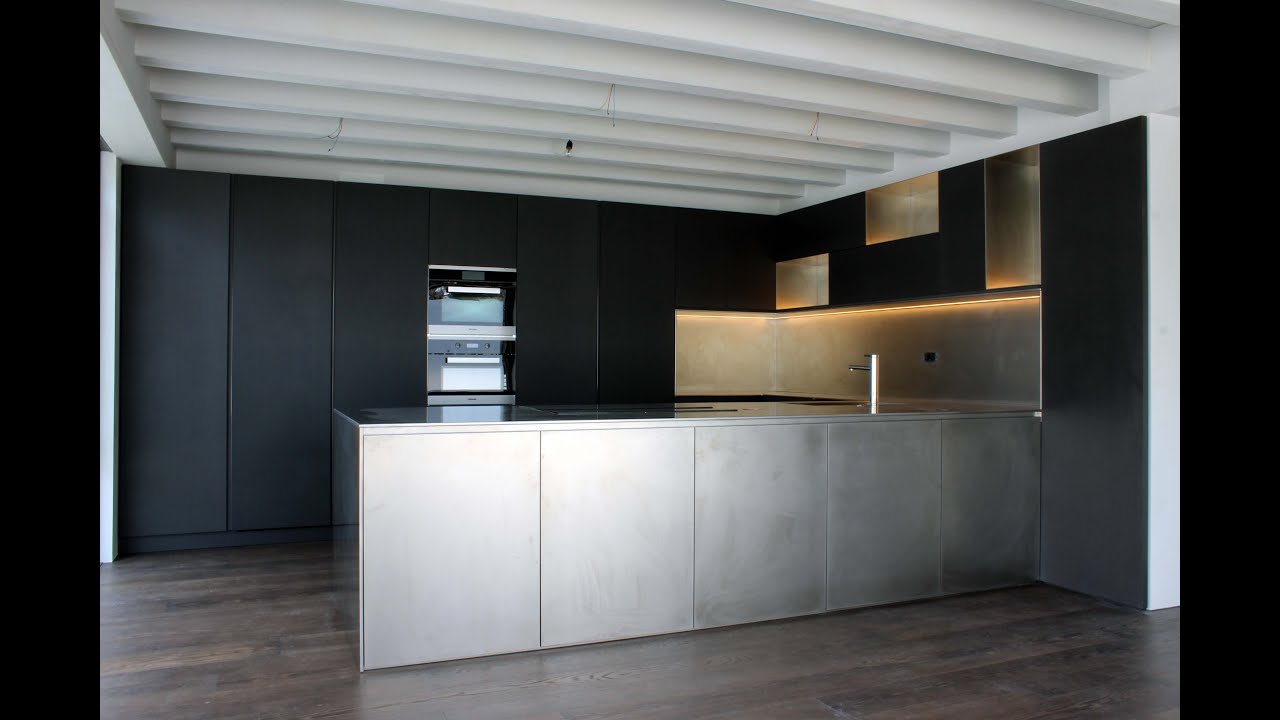 Dimostrazione Cucina su misura acciaio e valchromat design by Luca Polloni