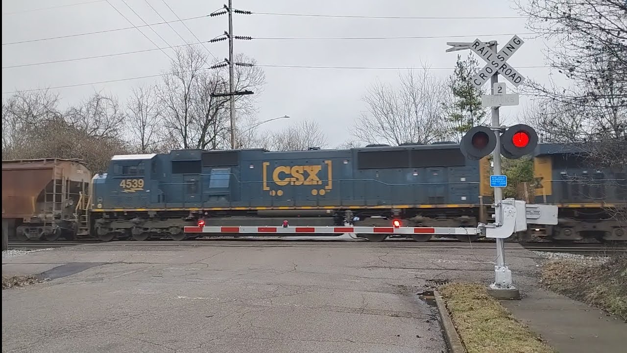 CSX 4539 trails on CSX M508 Manifest Train North at Lockland, OH