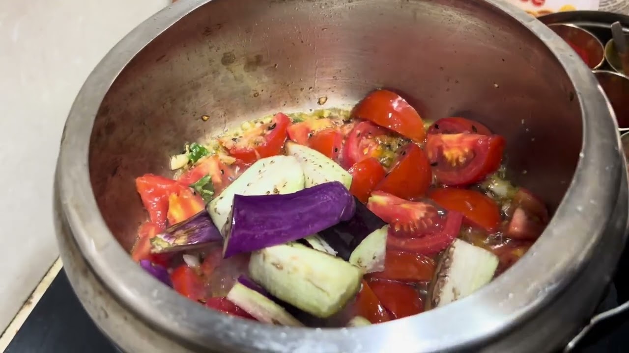 Home made Aaloo Baigan sabji | Instant and yummy