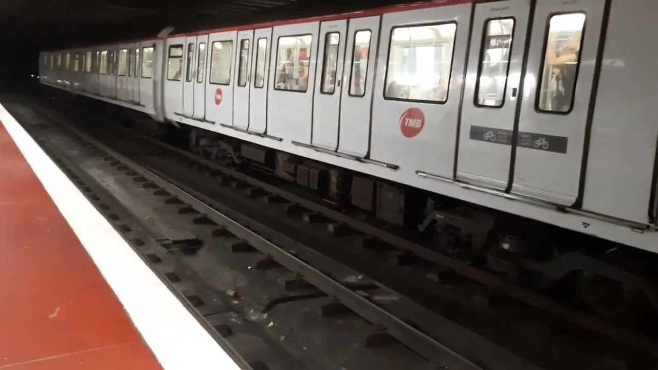 Metro Barcelona L1 Serie 4085-4088 Saliendo de Torrassa (10/09/2023)