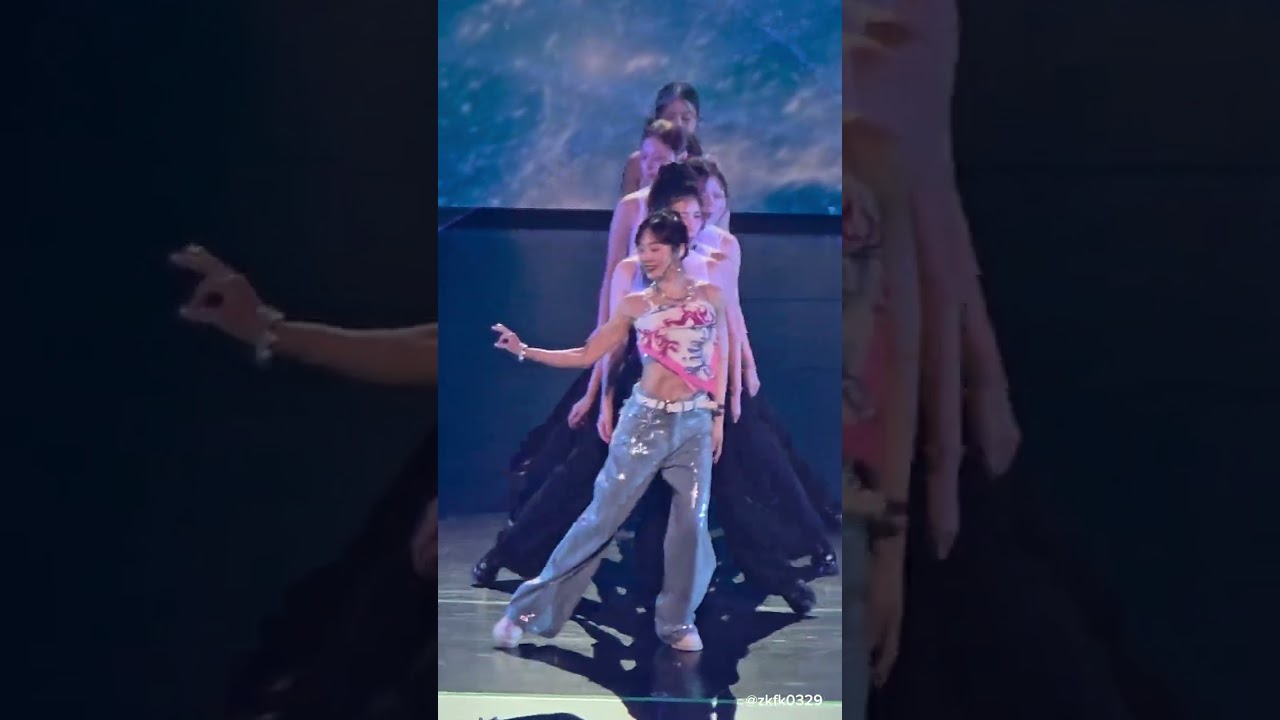 25.08.03 KARA THE 6th JAPAN TOUR KARASIA : MAGICAL WORLD카라시아 고베 2일차 니콜 -Gravity