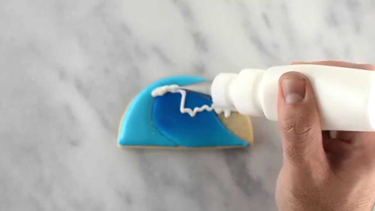How to Make Airbrushed Wave Cookies