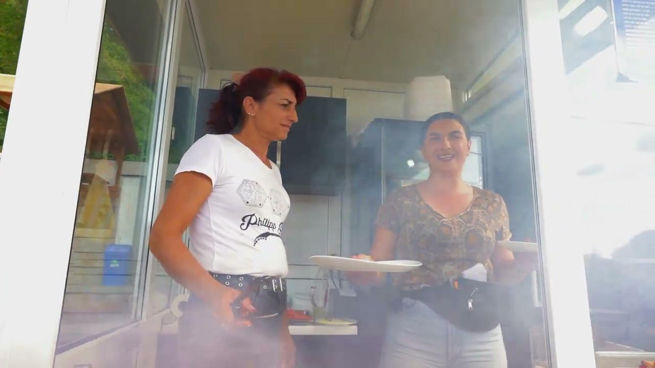 Micul de aur... la propriu . Micii de la Dedulești -Valcea , brand național !