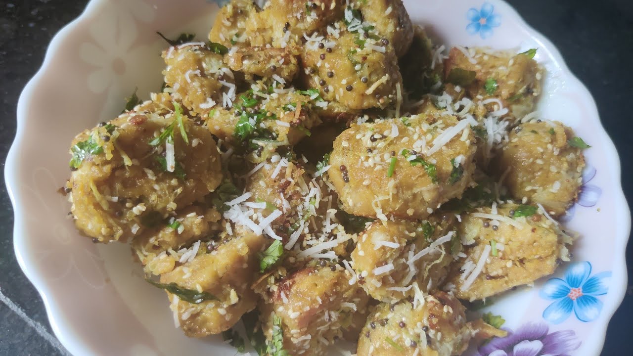 Dudhi muthiya | doodhi na muthiya | how to make dudhi muthiya | steamed breakfast | snacks recipe