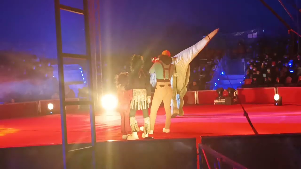 circo de dinosaurio parte 1