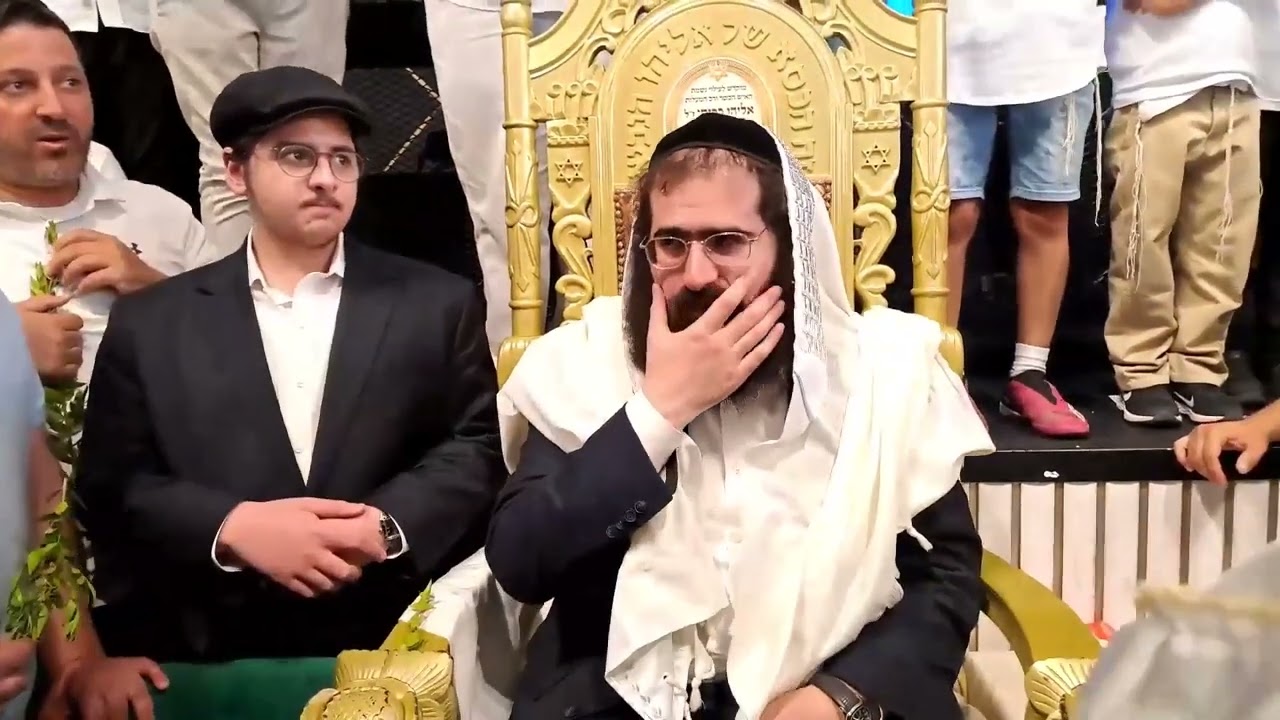 המעמד הקדוש של ברית המילה - על כסא הסנדק - בנש