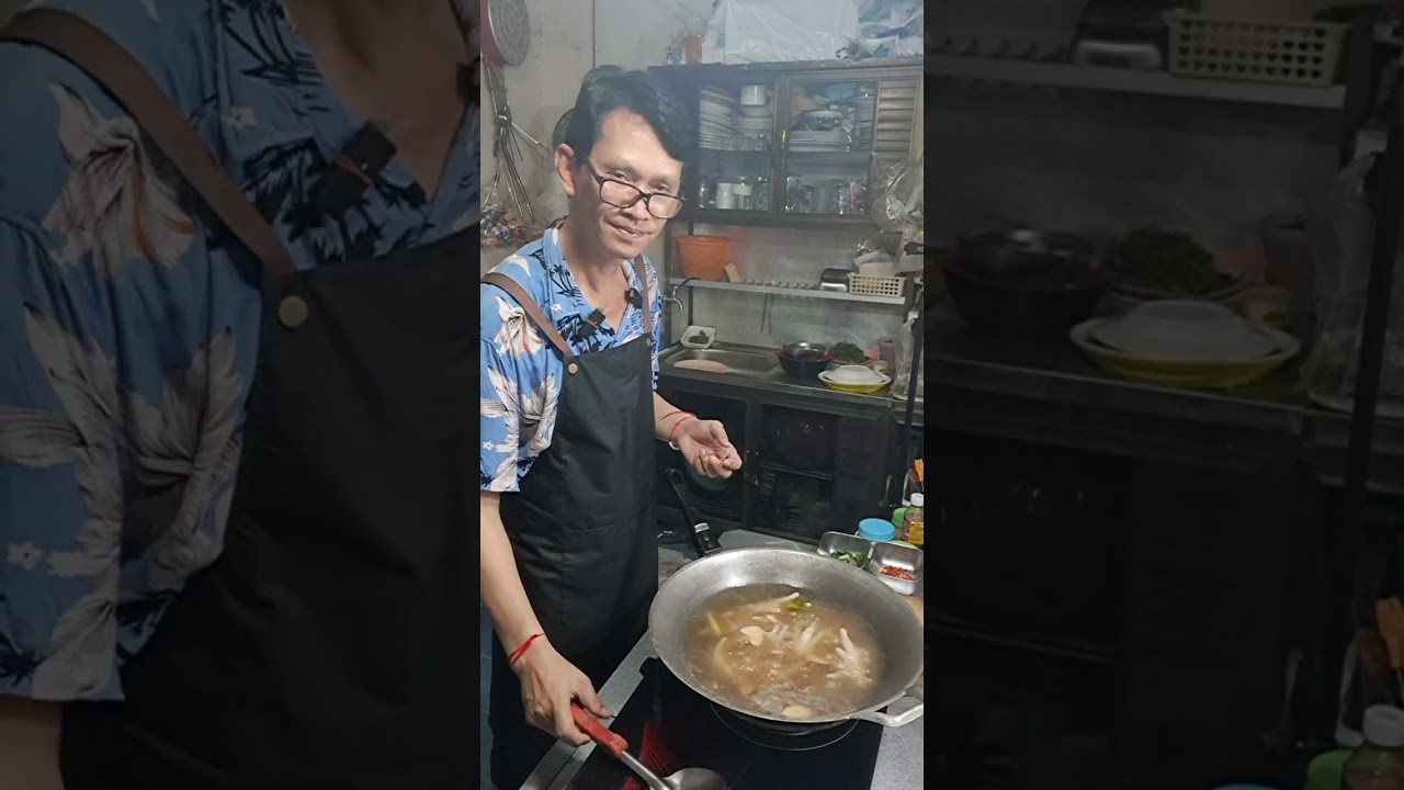 ต้มแซ่บขาไก่ซอสร้อนๆอร่อยมากครับ