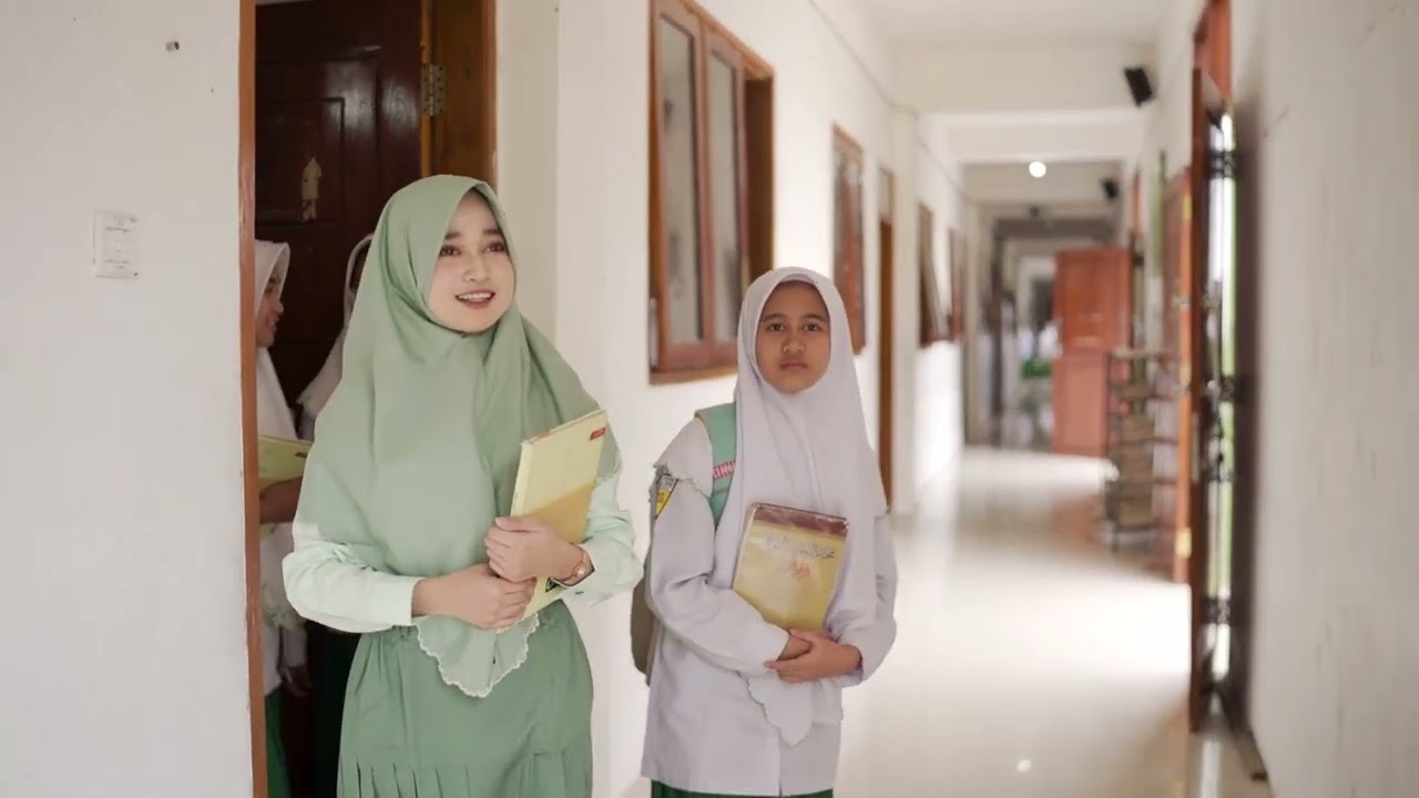 Veve Zulfikar X Amanatul Ummah - School Tour MTs Unggulan PP Amanatul Ummah