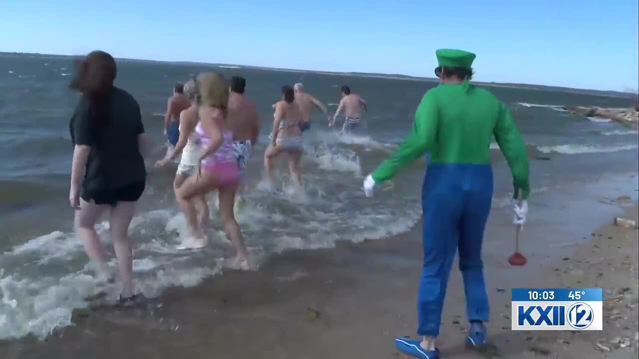 Pottsboro V.F.W. holds ninth annual polar plunge to raise support for veterans