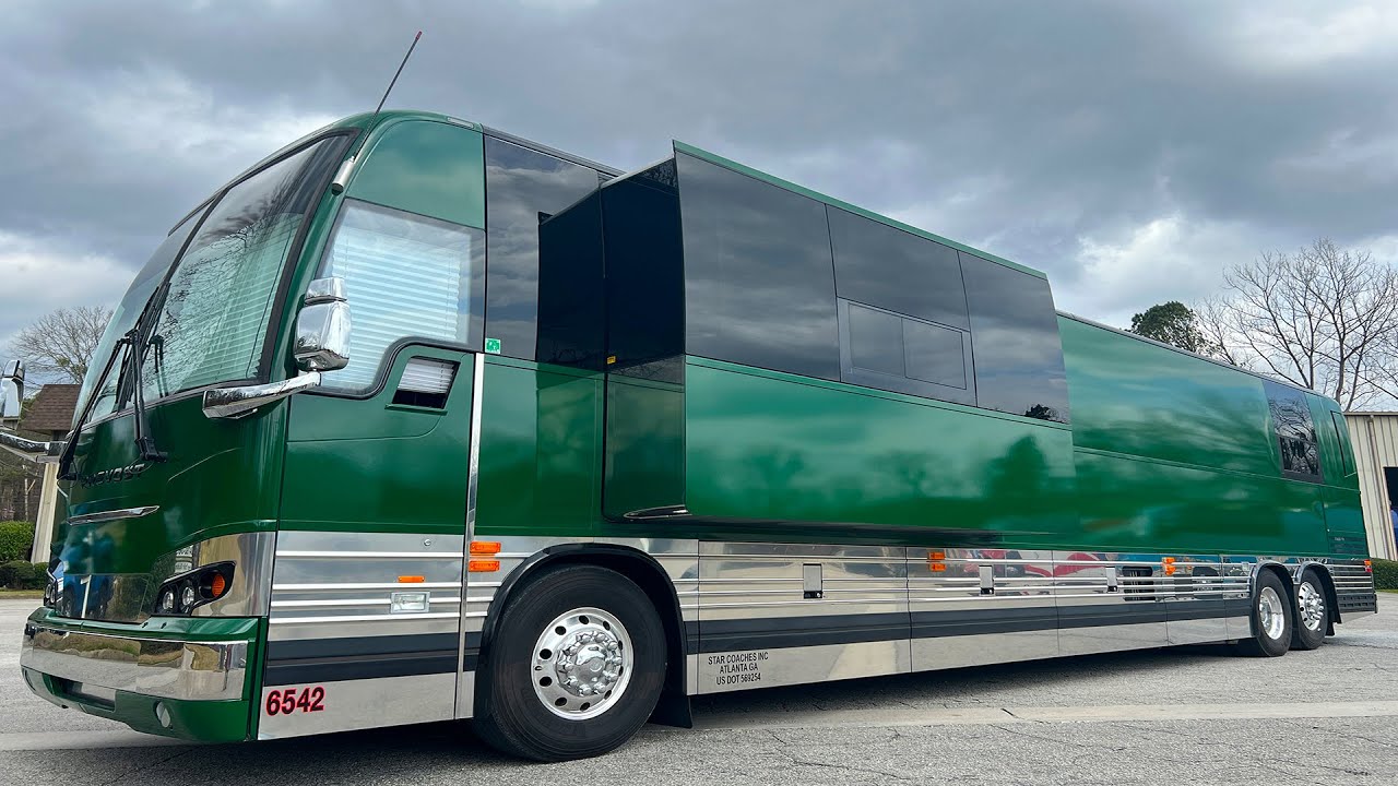 Coach  #6542  •  2020 Prevost X3 Slide Out Entertainer Coach