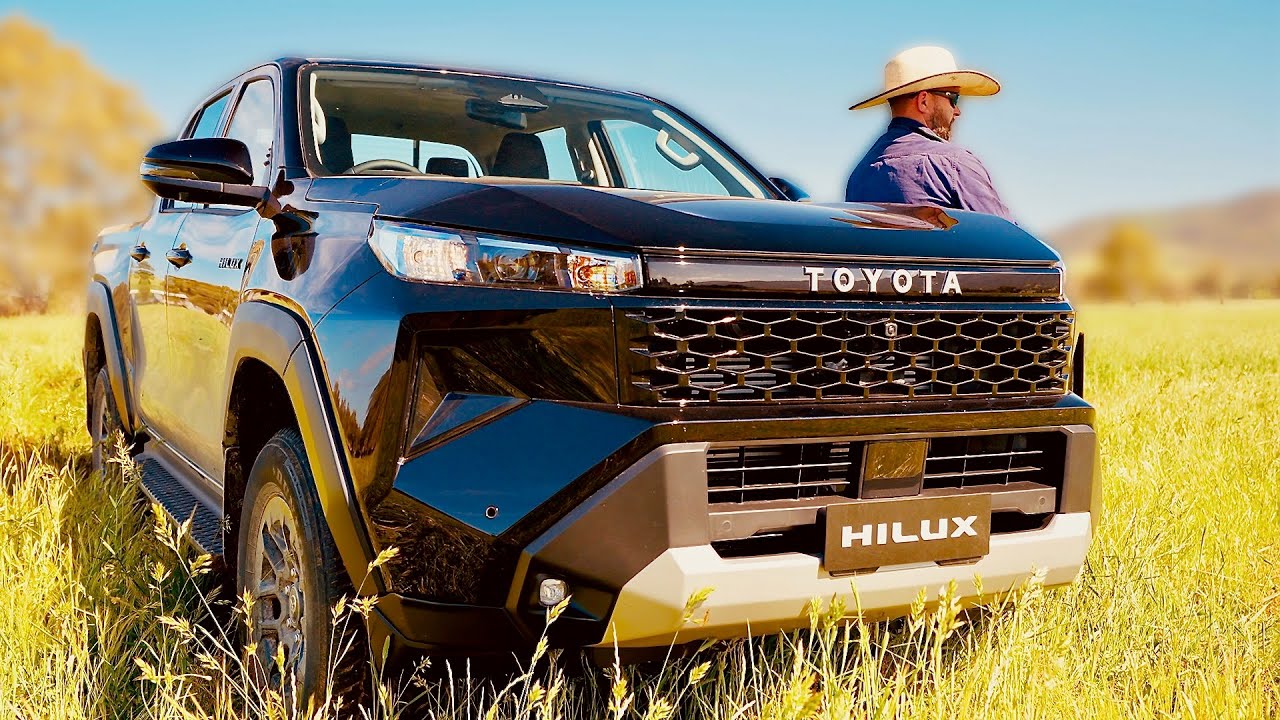 Новый Toyota Hilux SR (2026) &mdash; лучший конкурент Ford Ranger [Без комментариев]