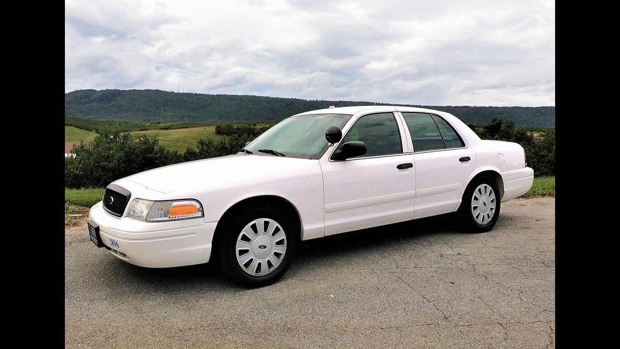 Почему я купил EX Police Interceptor Crown Victoria 2008 года — Обзор