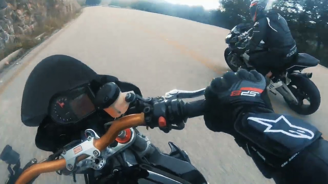 ROAD RACING || Aprilia Tuono 1000r (2008) VS Aprilia Tuono V4 1000r (2013) || (TUONO V2 vs TUONO V4)