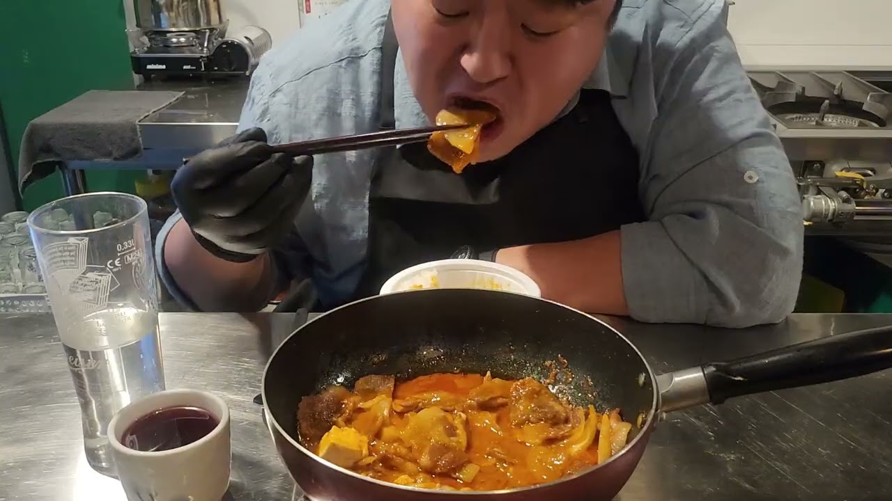 월동무우 넣고 두루치기해서 먹방