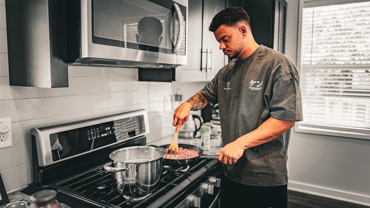 ELE PROMETEU COZINHAR PRA GENTE 