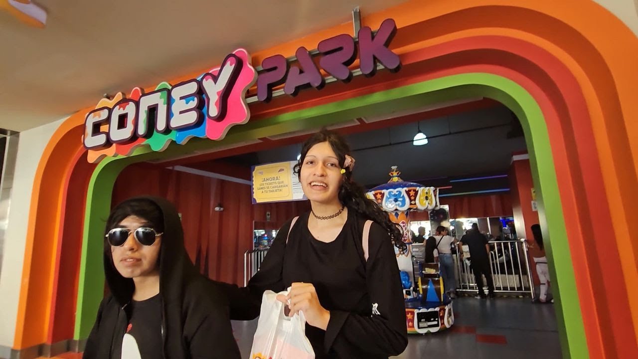 Coney Park Mall del Sur regala útiles escolares, analizando promoción