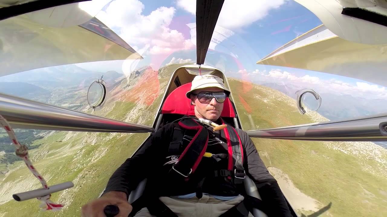 Manfred flying in the Southern Alps Big Task Open