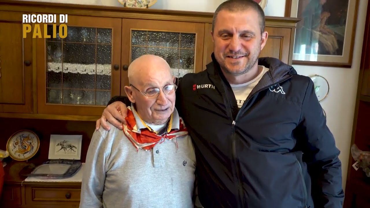 TRISTEZZA reincontra il fazzoletto che autografò 55 anni fa
