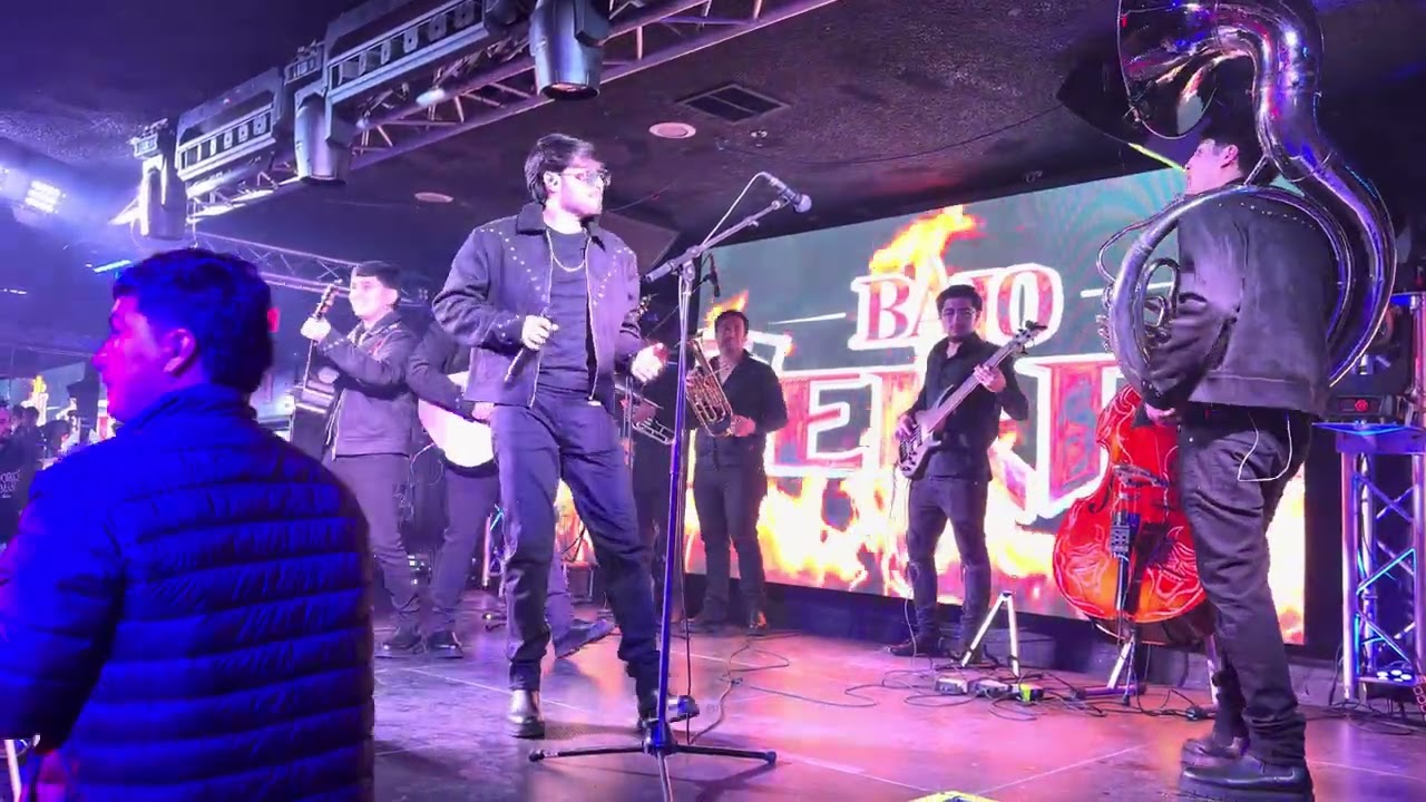 Bajo Perfil en Vivo en Fresno | Noche de Corridos y Energía | DCMFVerses 