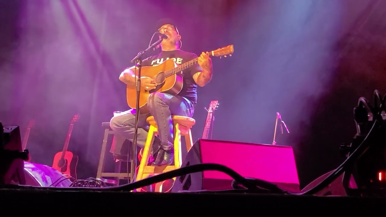 Aaron Lewis: It's Been Awhile (Acoustic) Pueblo 2022