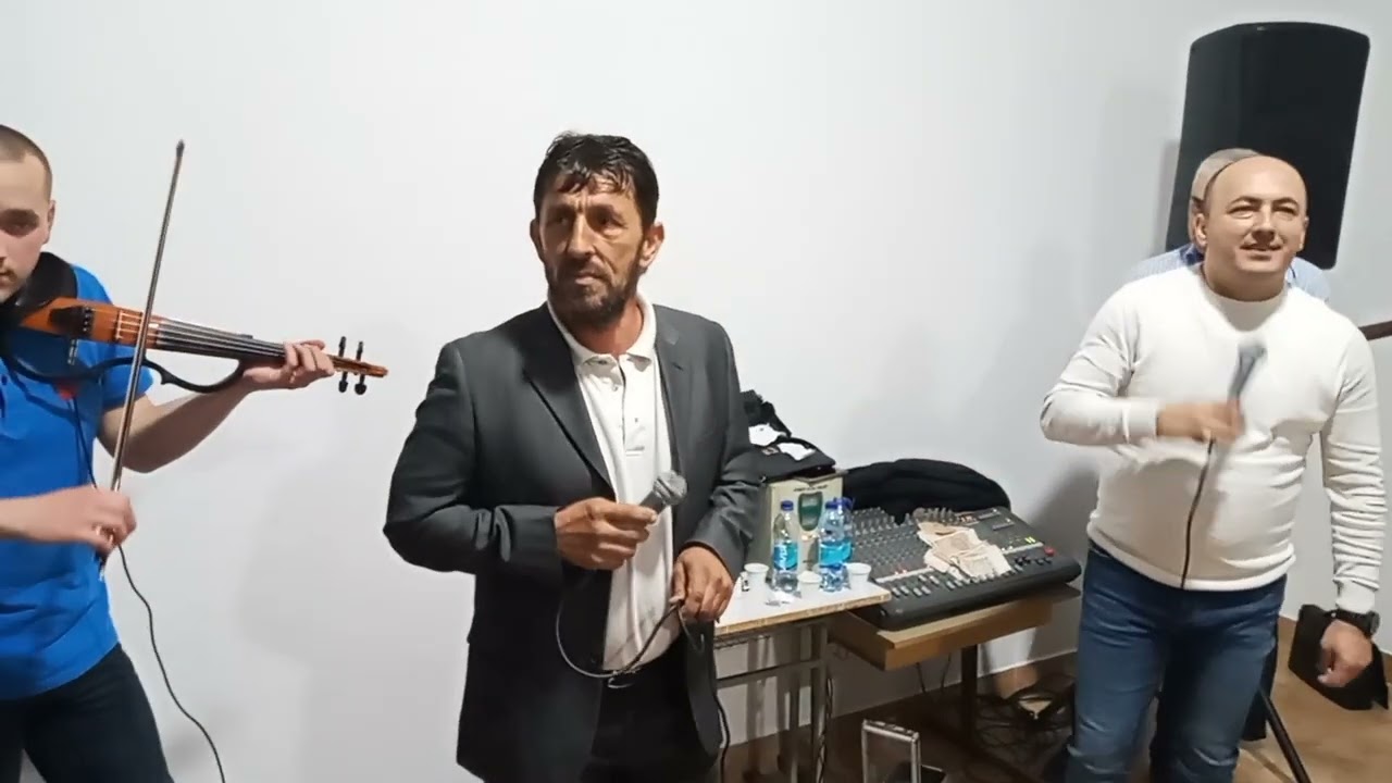 Milo&scaron; i Mačak popularni fićo