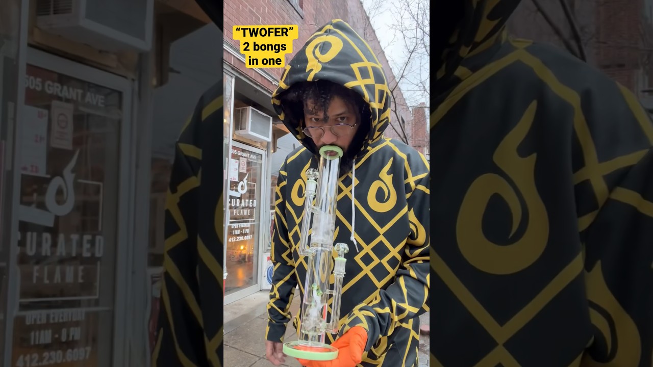 Meet the &ldquo;twofer&rdquo; : 2 water pipes in one glass piece ( #420 #cannabis )