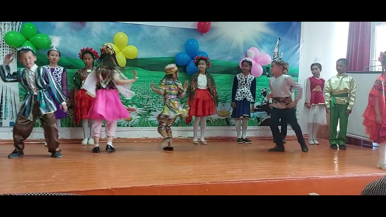 Бастауыш сынып 📚📚📚📚📚📚📚   Әр ұлттың биі📚📚📚📚📚📚📚📚📚   Әртүрлі ұлт өкілдерінің биі📚📚📚📚
