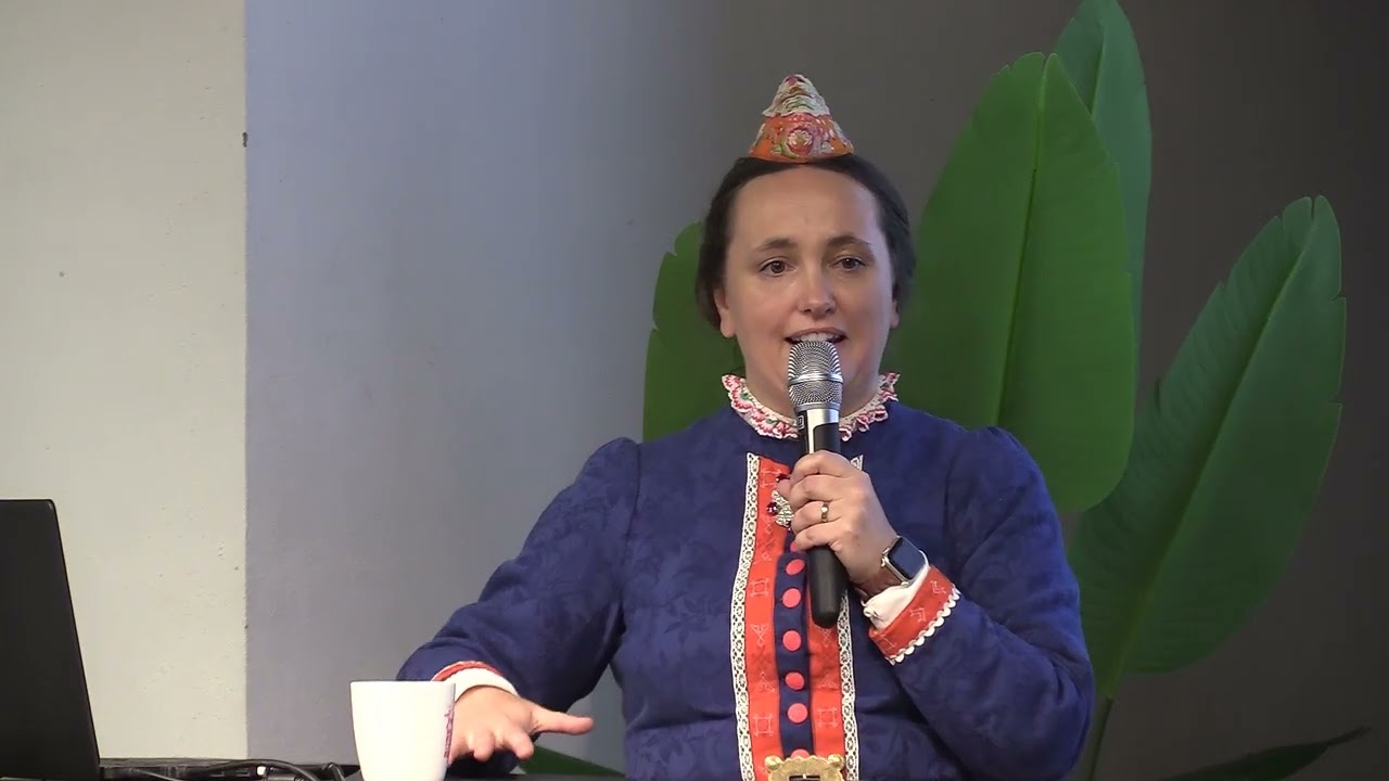 Tiina Kull. Konverents "Elav rahvarõivas 2"/ Conference "Living folk costume 2"