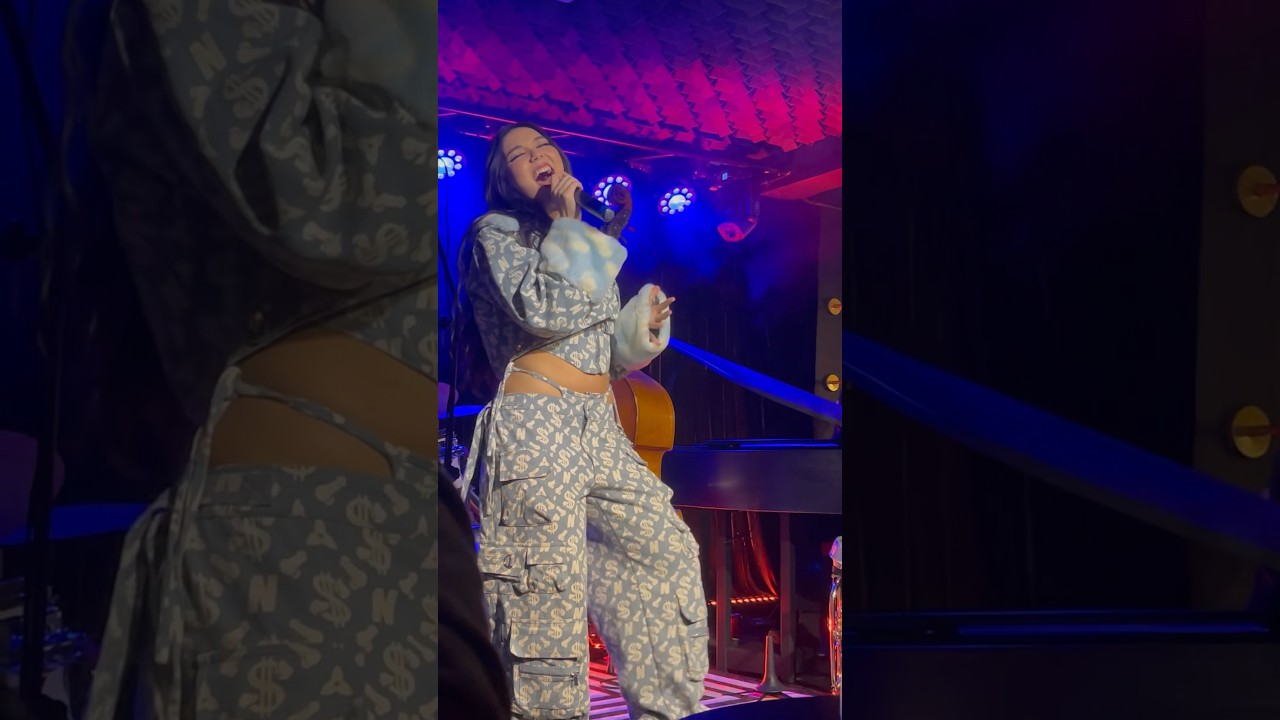 mais um pedacinho do show no sucre est&uacute;dios ~ foi maravilhoso 💖 #anna #crazy #GanrlsBarkley #aovivo