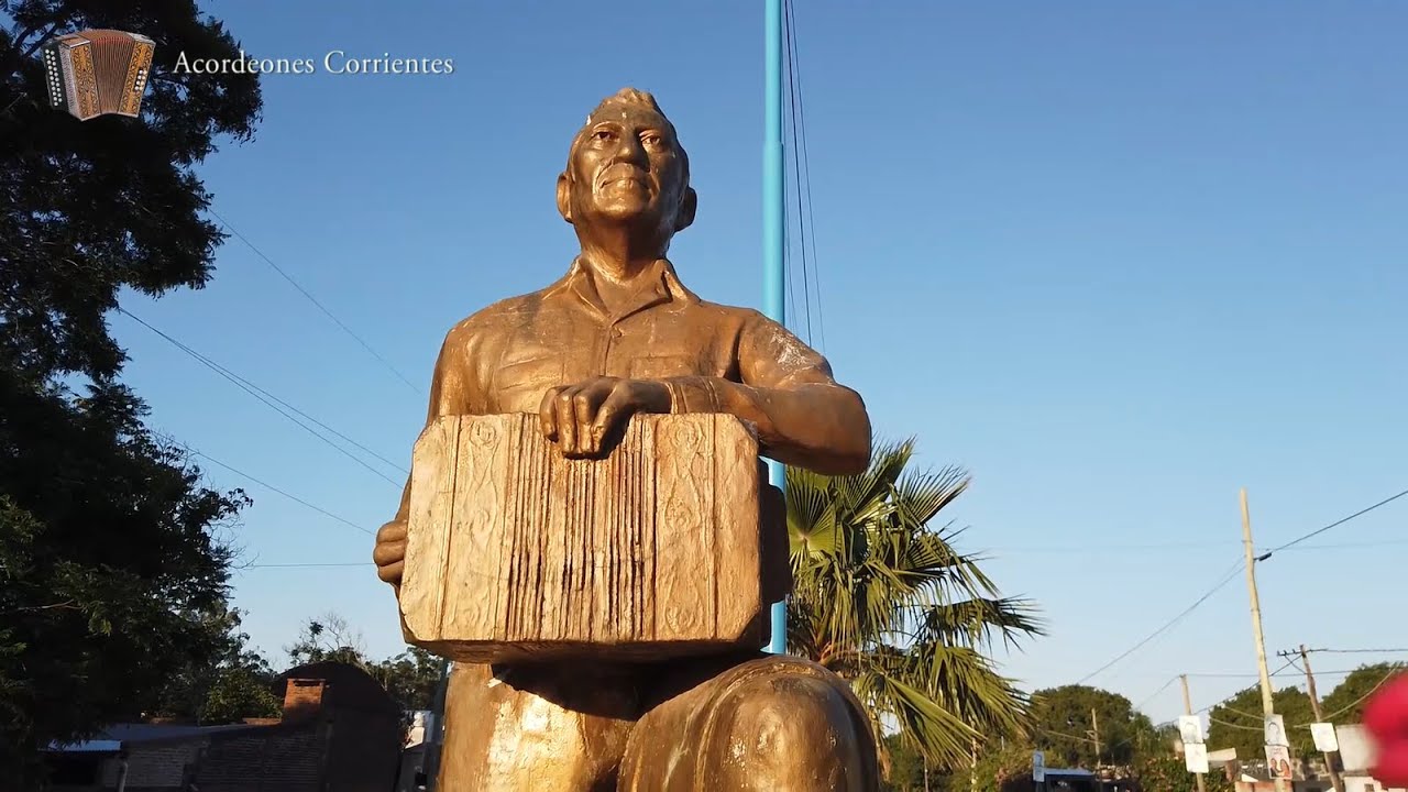 Chamame en el Monumento de Cocomarola en San Cosme con Oscar Playuk