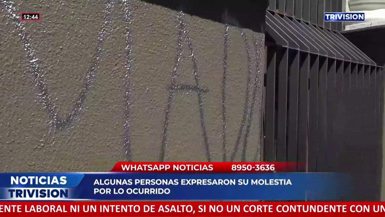 Vandalismo provocó daños a las paredes del Teatro Melico Salazar.