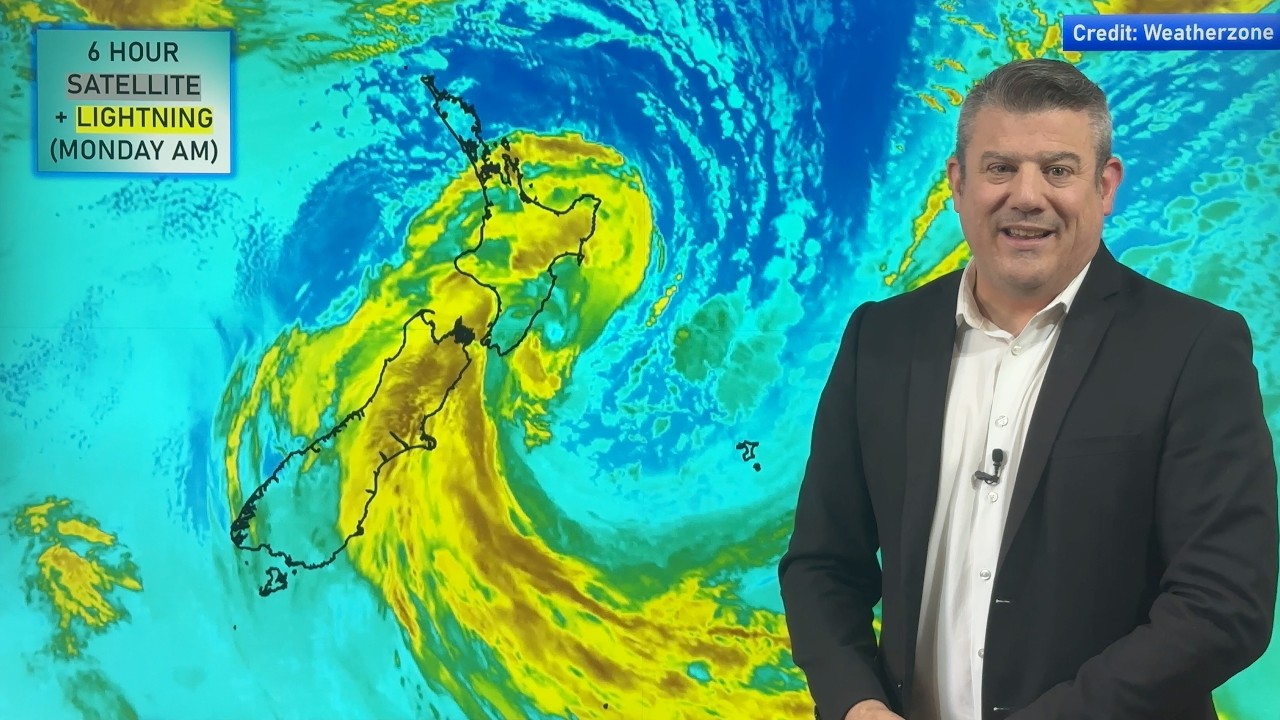 NZ: Monday update: East coast storm continues, but a brighter forecast for many this weekend