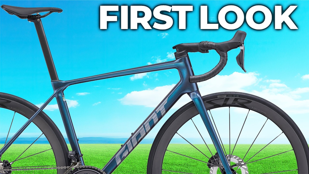 I Finally Got My Hands on the 2025 Giant TCR! First Look + S-Works Shoes, Bianchi & More!
