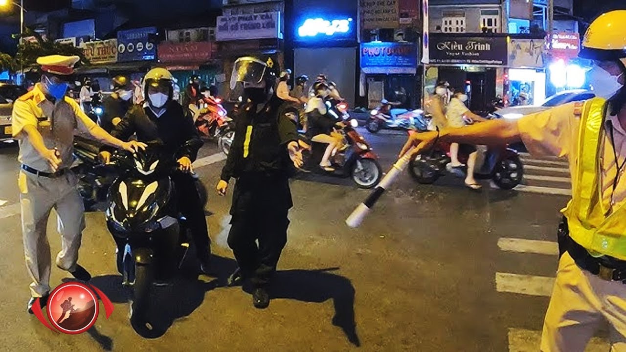 Full Clip ma men “cà khịa” Cảnh sát Giao thông